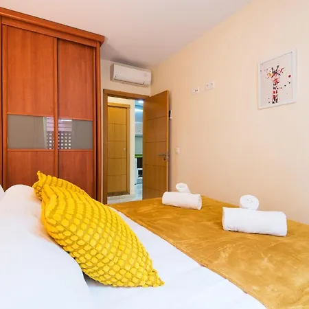 Victoria Square- Center Apartmán