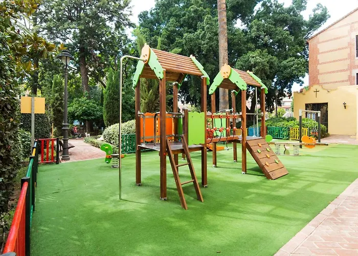Victoria Square- Center *